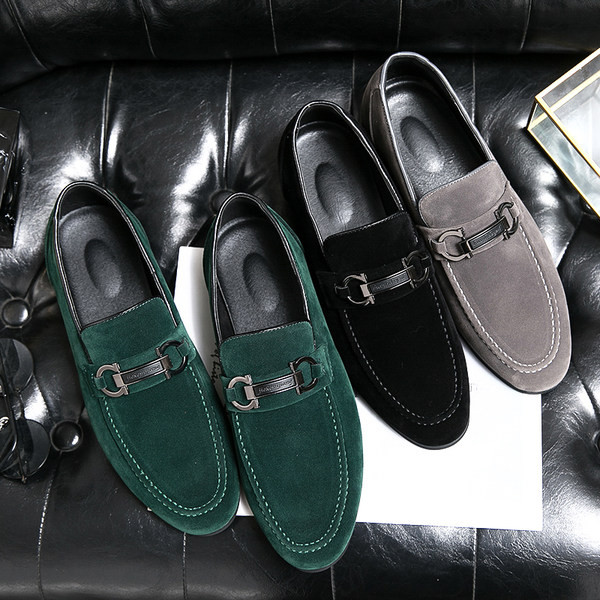 Vīriešu mokasīni trīs krāsās ar metāla elementu