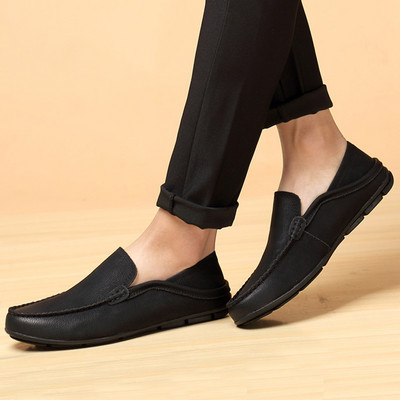 Alkalmi férfi bőr mokaszinok - két modell