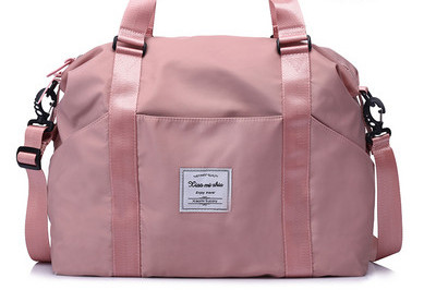 Sporta ceļojumu soma divās krāsās