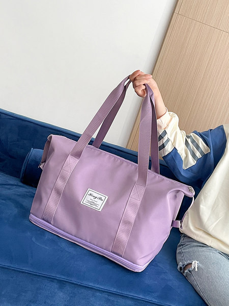 Τσάντα ταξιδιού με στάμπα και χερούλι