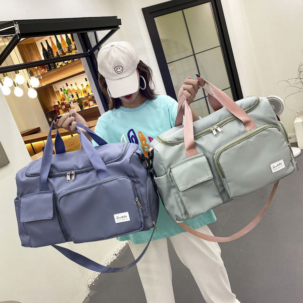 Napi sporttáska sok zsebbel