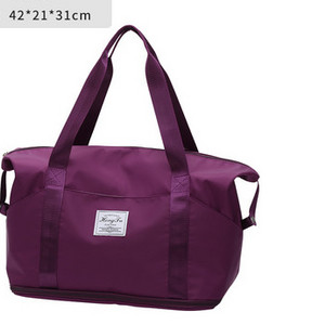 Ležerni model putne torbe s džepom