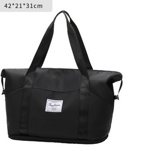 Ležerni model putne torbe s džepom