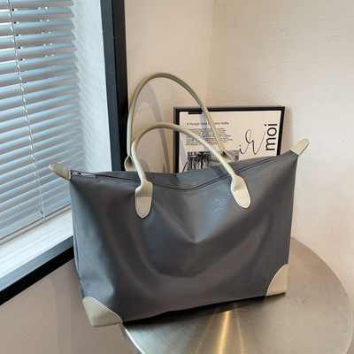 Ceļojumu soma ar lielu iekšējo ietilpību