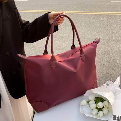 Ceļojumu soma ar lielu iekšējo ietilpību