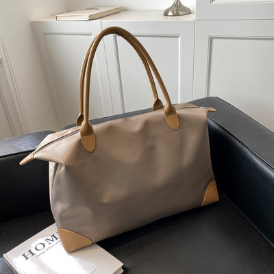 Ceļojumu soma ar lielu iekšējo ietilpību