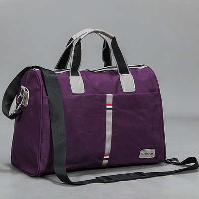 Dnevna torba s velikim unutarnjim kapacitetom