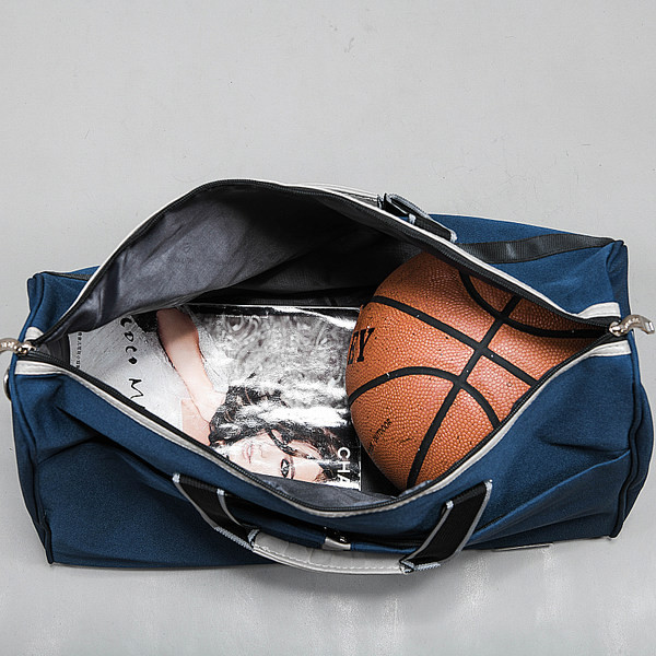 Dnevna torba s velikim unutarnjim kapacitetom