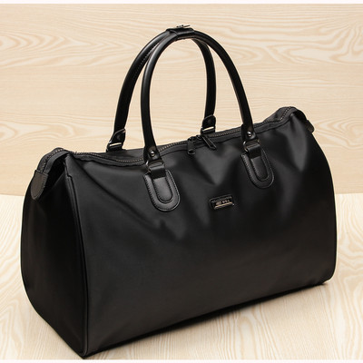 Sporta soma ar 3D elementu un ādas rokturi