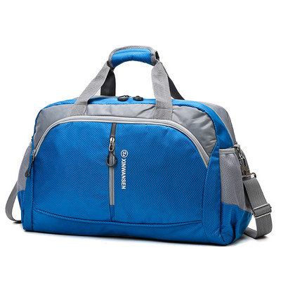 Sporta ceļojumu soma ar uzrakstu