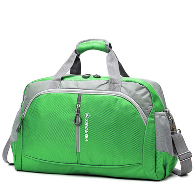 Sporta ceļojumu soma ar uzrakstu