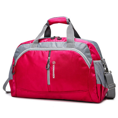 Sporta ceļojumu soma ar uzrakstu