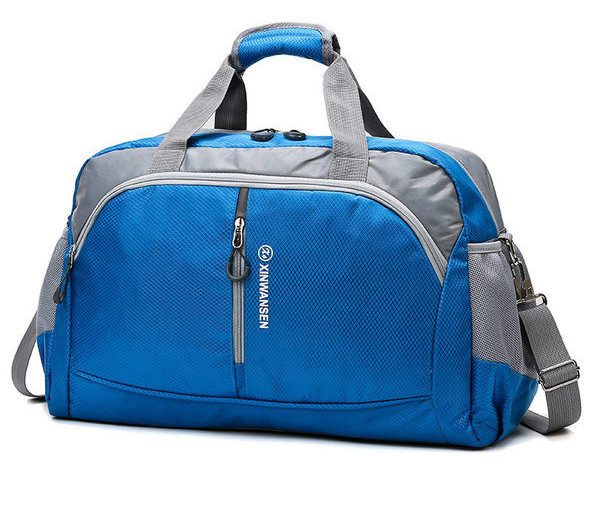 Sporta ceļojumu soma ar uzrakstu