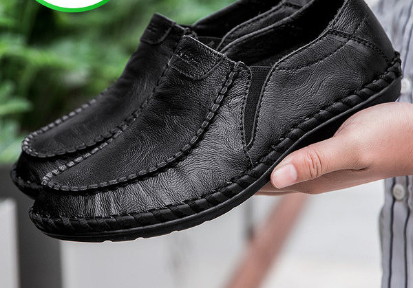 Κλασικά μοντέλα δερμάτινα loafers για άνδρες με επίπεδη σόλα