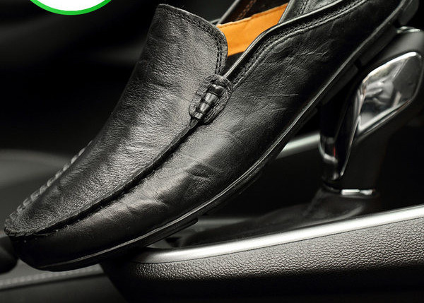 Elegantan model muških mokasina od eko kože