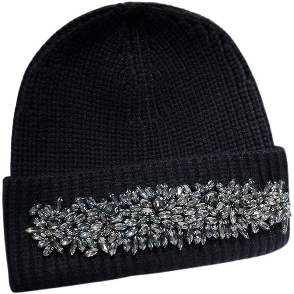 Sieviešu adīta cepure ar akmeņiem - baltā un melnā krāsā