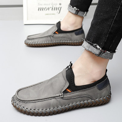 Στρογγυλό μοντέλο ανδρικά μοκασίνια με επίπεδη σόλα