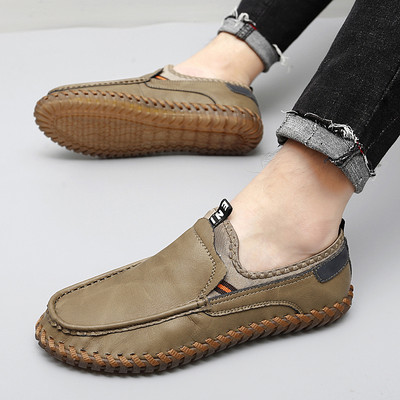Στρογγυλό μοντέλο ανδρικά μοκασίνια με επίπεδη σόλα