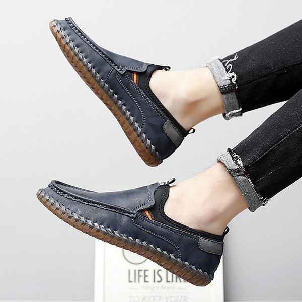 Στρογγυλό μοντέλο ανδρικά μοκασίνια με επίπεδη σόλα