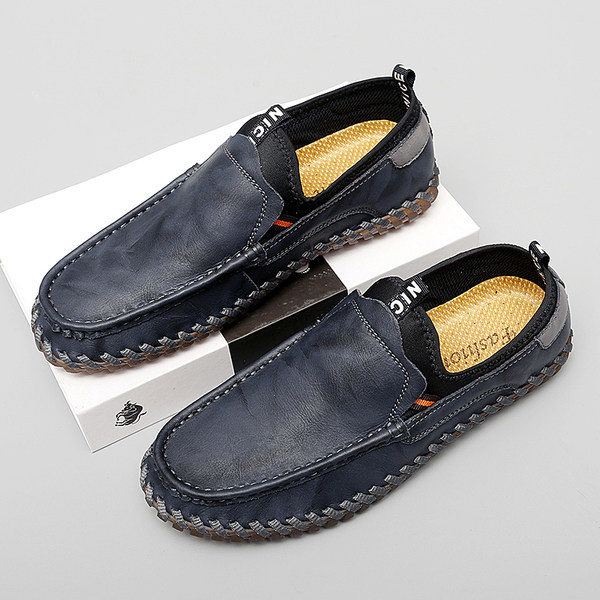 Στρογγυλό μοντέλο ανδρικά μοκασίνια με επίπεδη σόλα