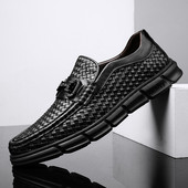 Alkalmi férfi cipő fém díszítéssel