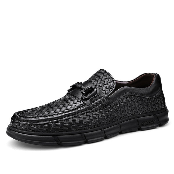 Alkalmi férfi cipő fém díszítéssel