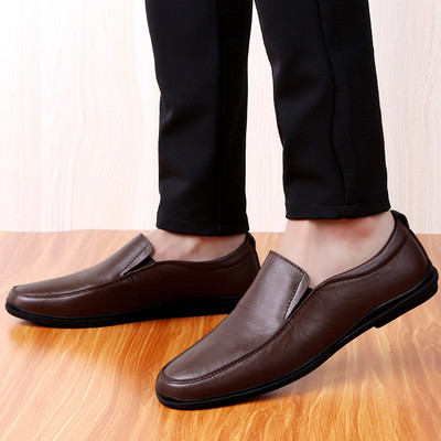 Vīriešu ikdienas mokasīnu tīrs modelis izgatavots no eko ādas