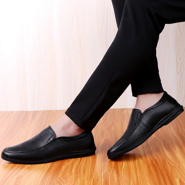 Vīriešu ikdienas mokasīnu tīrs modelis izgatavots no eko ādas