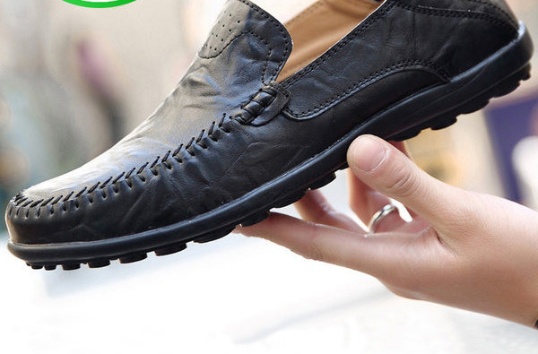 Ikdienas vīriešu mokasīni no eko ādas un plakanas zoles