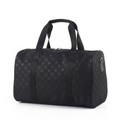 Juodas kelioninis krepšys su kišene