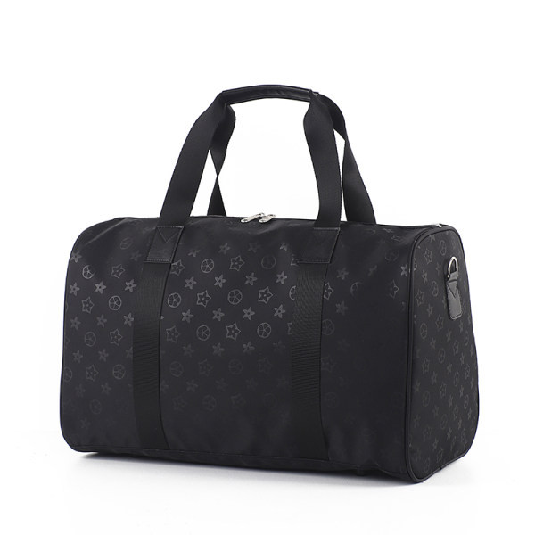 Juodas kelioninis krepšys su kišene