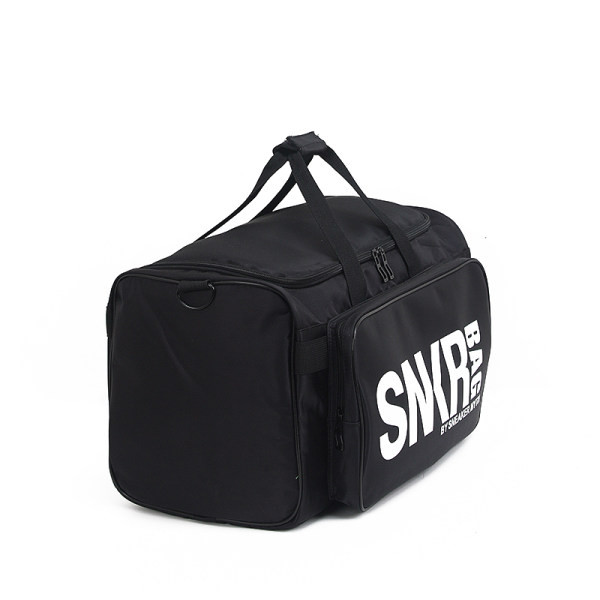 Sporttáska felirattal