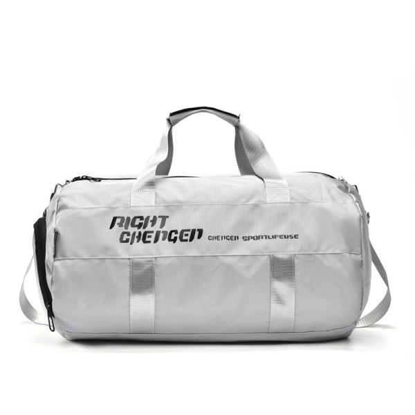 Sporta soma ar garu rokturi un uzrakstu