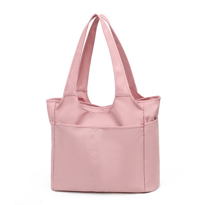 Ceļojumu soma ar rokturi un pogu