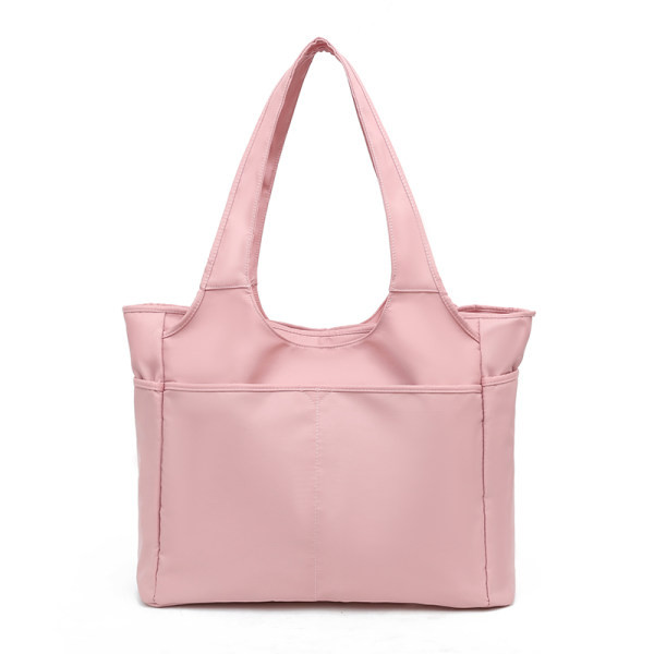 Ceļojumu soma ar rokturi un pogu