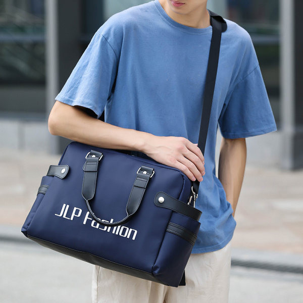 Utazótáska fogantyúval és felirattal