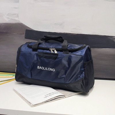 Hordozható kézipoggyász típusú utazótáska