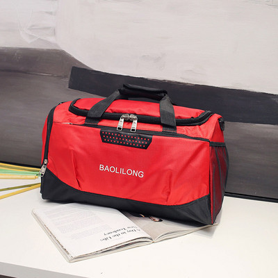 Hordozható kézipoggyász típusú utazótáska