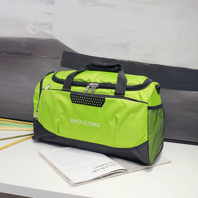 Hordozható kézipoggyász típusú utazótáska