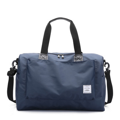 Ceļošanai piemērota tekstila soma ar emblēmu