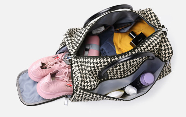 Kockás mintás hordozható utazótáska