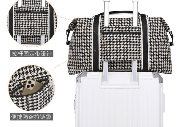 Υφασμάτινη τσάντα με μπρελόκ