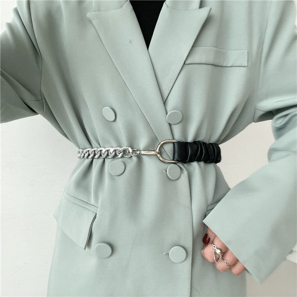 Ženski remen sa metalnom kopčom - pogodan za struk