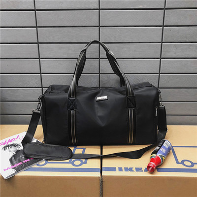 Sporta modeļa pārnēsājama ceļojumu soma ar plecu siksnām