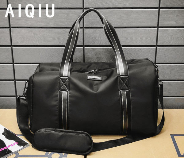 Sporta modeļa pārnēsājama ceļojumu soma ar plecu siksnām