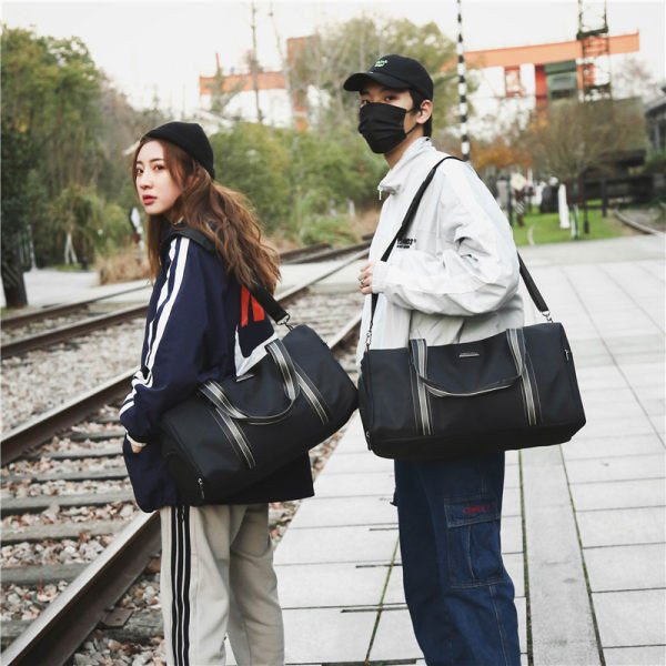 Sporta modeļa pārnēsājama ceļojumu soma ar plecu siksnām