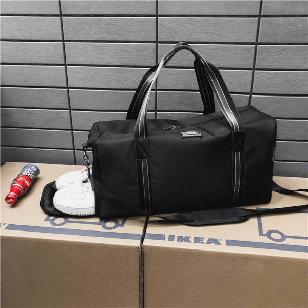 Sporta modeļa pārnēsājama ceļojumu soma ar plecu siksnām