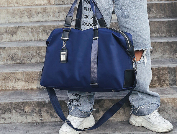 Sporta soma - divās krāsās