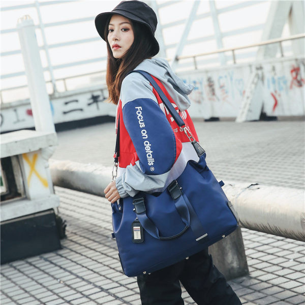 Sporta soma - divās krāsās