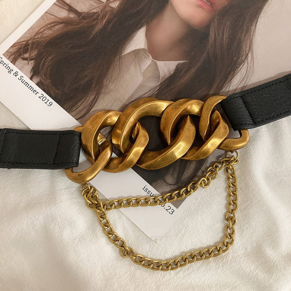 Μοντέρνα γυναικεία ζώνη με αλυσίδα στη μέση